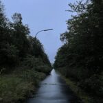 Straße mit Laternen