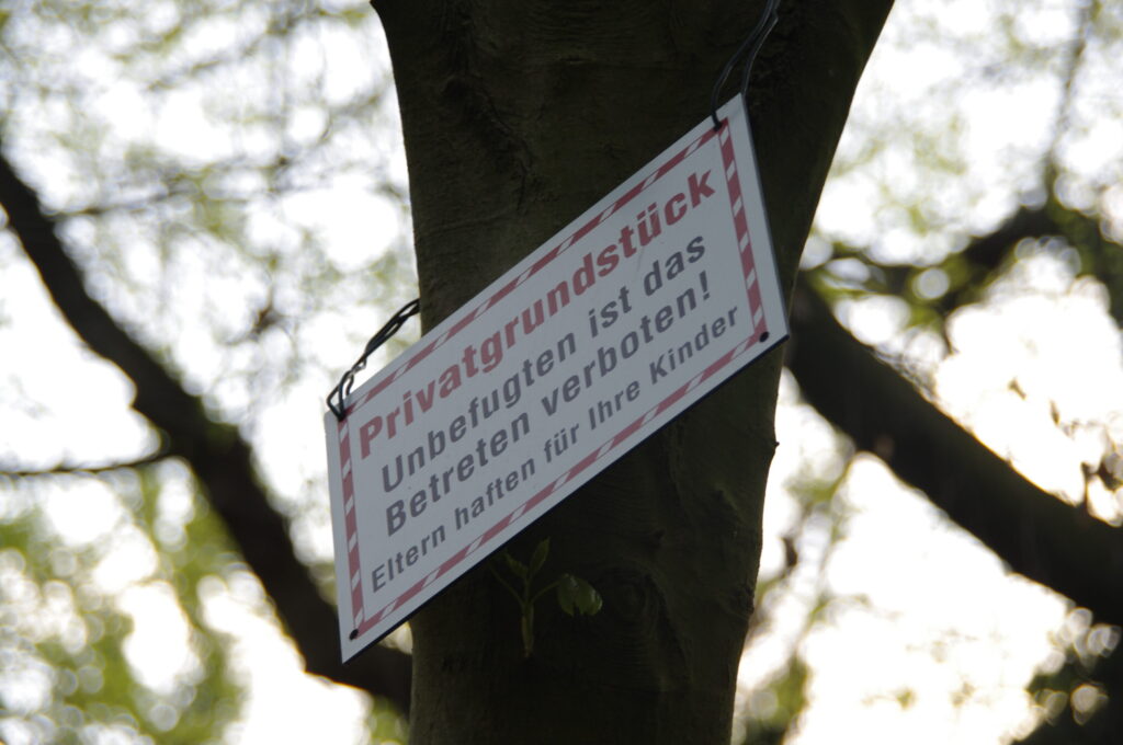 "Betreten Verboten" Schild im alten Rittergut Haus Tervoort