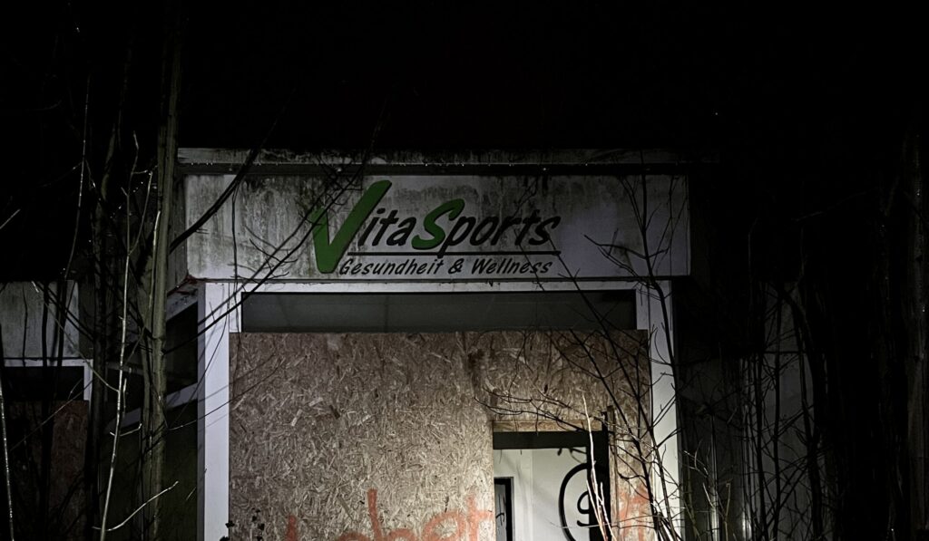 Vita Sports Schild