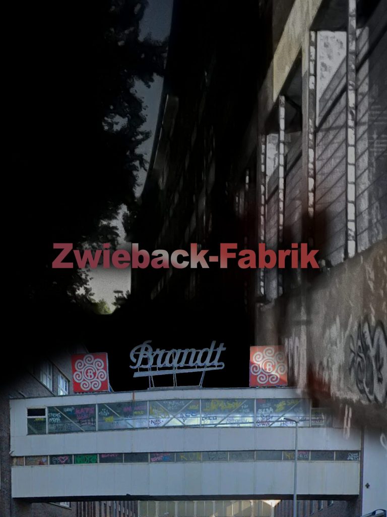 Vergitterte Fenster und Logo in der verlassenen Brandt-Zwieback Fabrik in Hagen