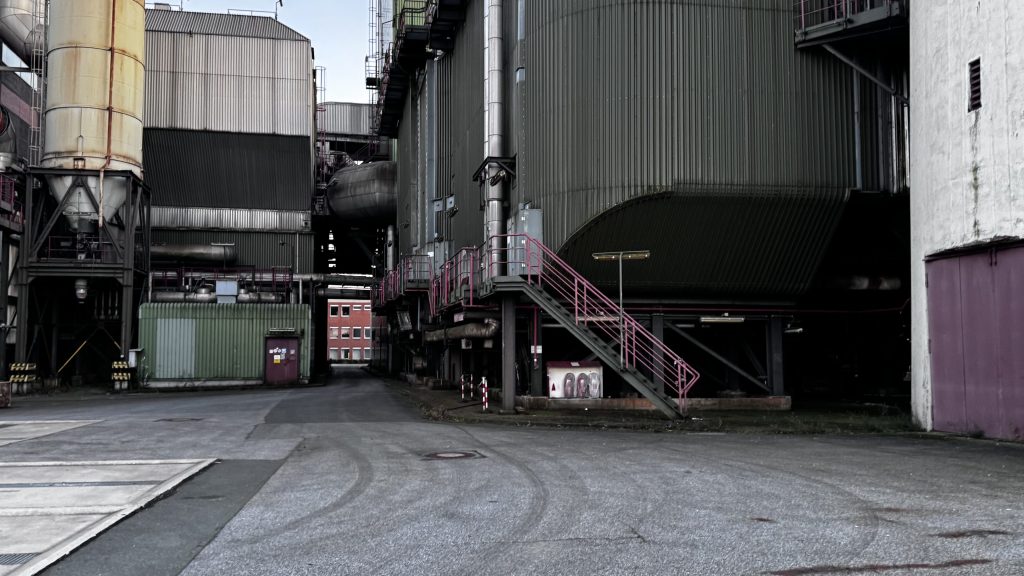 Innenhof vom Lost Place Kraftwerk Shamrock in Herne